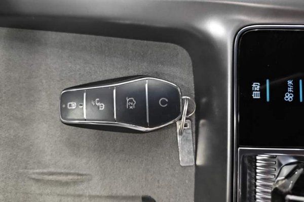 BYD Seal 07 DM-i 2025, 4400 км, за 18772 USD - фото 12