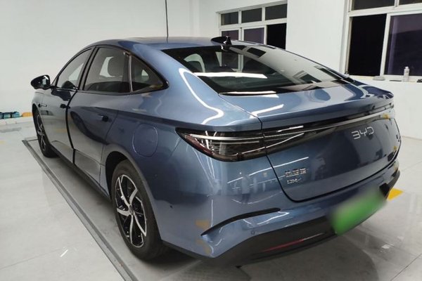 BYD Seal 07 DM-i 2026, 2900 км, за 22057 USD