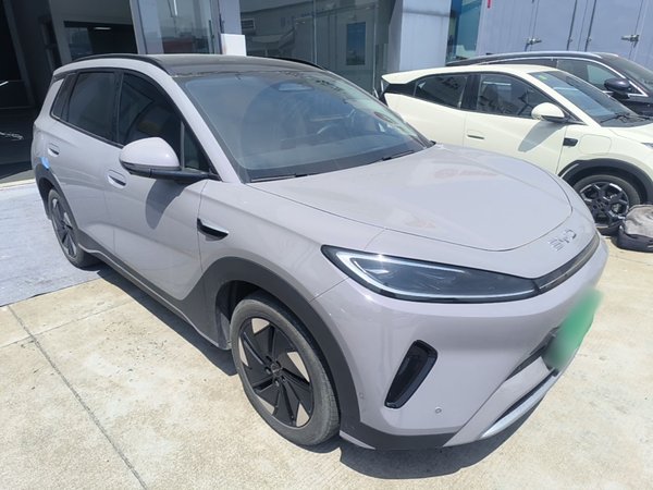 BYD Sealion 05 EV 2025, 5600 км, за 18239 USD