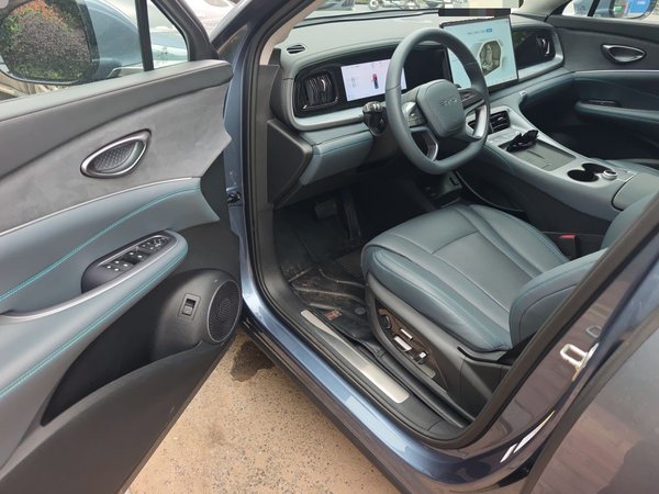 BYD Sealion 07 DM-i 2025, 2900 км, за 21346 USD - фото 17