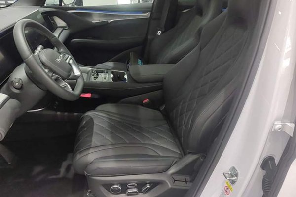 BYD Sealion 07 EV 2024, 12800 км, за 20728 USD - фото 17