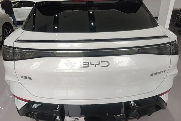 BYD Sealion 07 EV 2024, 12800 км, за 20728 USD