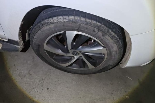 BYD Song 2016, 69200 км, за 3111 USD - фото 9