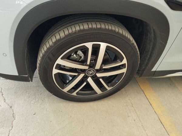 BYD Song L DM-i 2025, 8200 км, за 18764 USD - фото 8