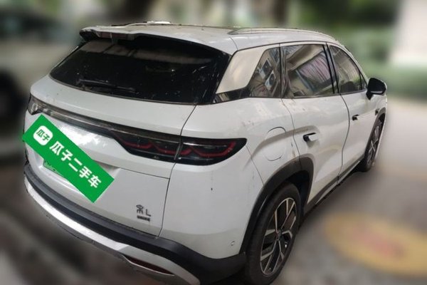 BYD Song L DM-i 2025, 1400 км, за 18139 USD