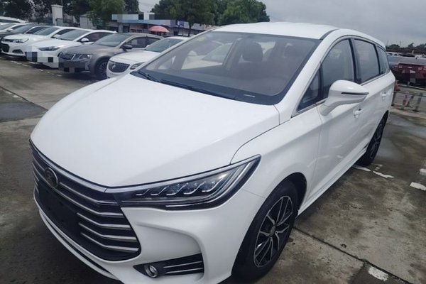 BYD Song MAX · 2017 год