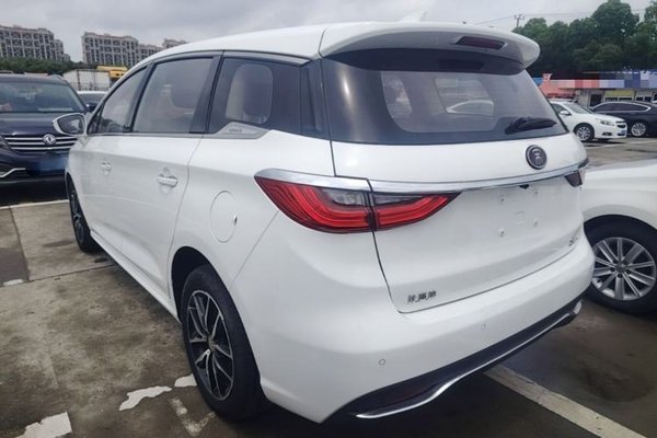 BYD Song MAX 2017, 33800 км, за 6937 USD