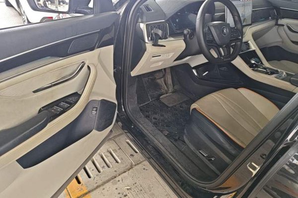 BYD Song PLUS New Energy 2021, 77000 км, за 11639 USD - фото 23