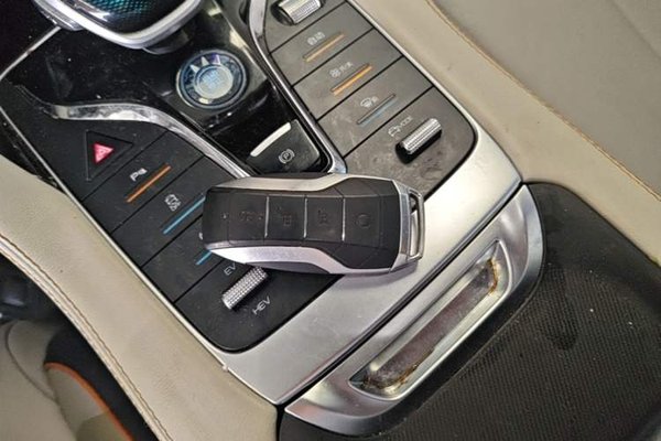 BYD Song PLUS New Energy 2021, 77000 км, за 11639 USD - фото 29