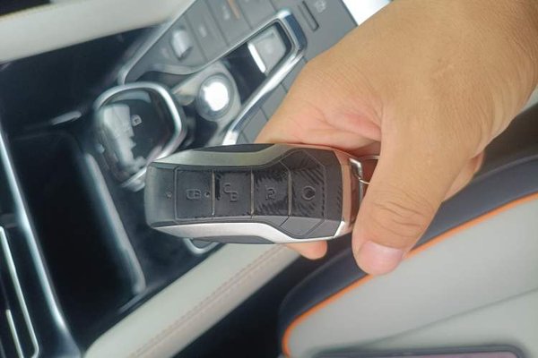 BYD Song PLUS New Energy 2021, 71300 км, за 11071 USD - фото 8