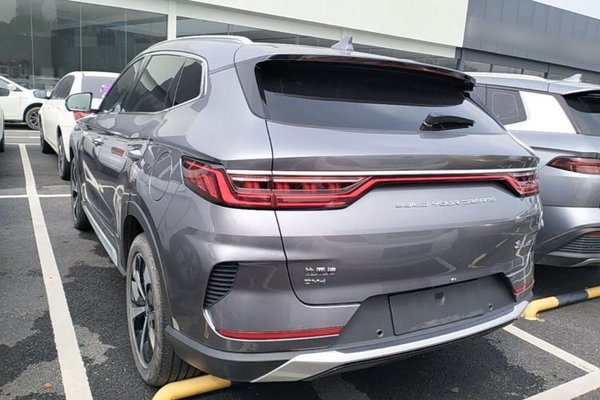 BYD Song PLUS New Energy 2021, 25600 км, за 13145 USD