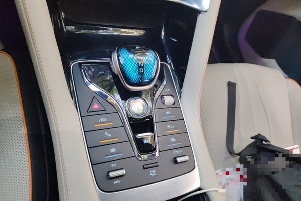 BYD Song PLUS New Energy 2021, 41800 км, за 10797 USD - фото 14