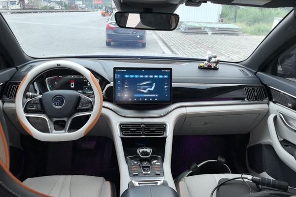 BYD Song PLUS New Energy 2021, 51200 км, за 11104 USD - фото 9