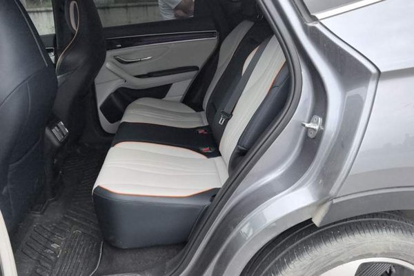 BYD Song PLUS New Energy 2021, 51200 км, за 11104 USD - фото 17