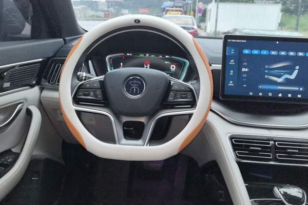 BYD Song PLUS New Energy 2021, 51200 км, за 11104 USD - фото 10