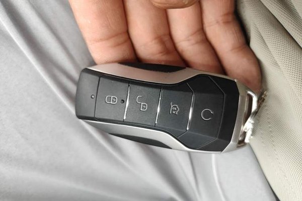 BYD Song PLUS New Energy 2021, 59800 км, за 12373 USD - фото 23