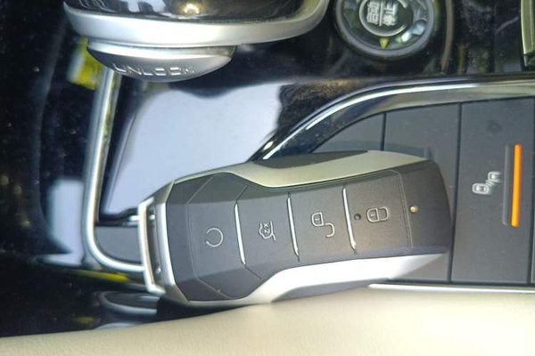 BYD Song PLUS New Energy 2021, 39300 км, за 12117 USD - фото 17