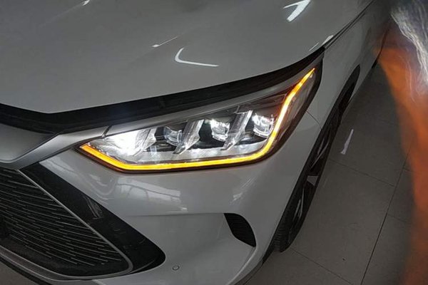 BYD Song PLUS New Energy 2021, 90000 км, за 12939 USD - фото 8