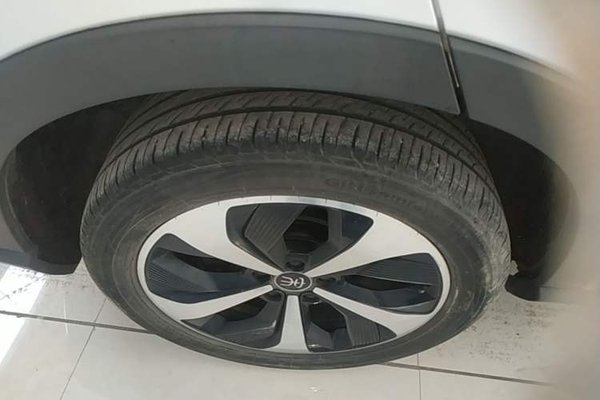 BYD Song PLUS New Energy 2021, 90000 км, за 12939 USD - фото 11