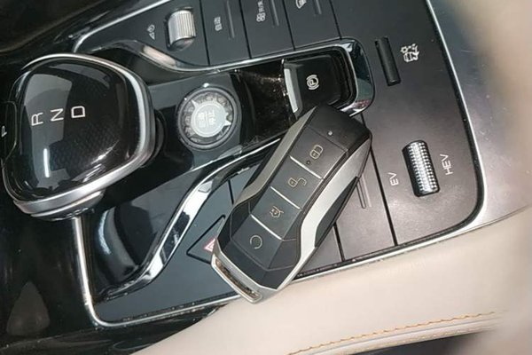 BYD Song PLUS New Energy 2021, 90000 км, за 12939 USD - фото 23