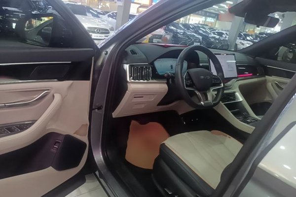 BYD Song PLUS New Energy 2023, 61000 км, за 14754 USD - фото 18