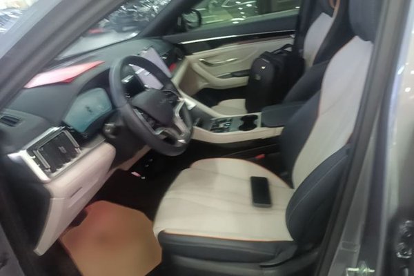 BYD Song PLUS New Energy 2023, 61000 км, за 14754 USD - фото 17