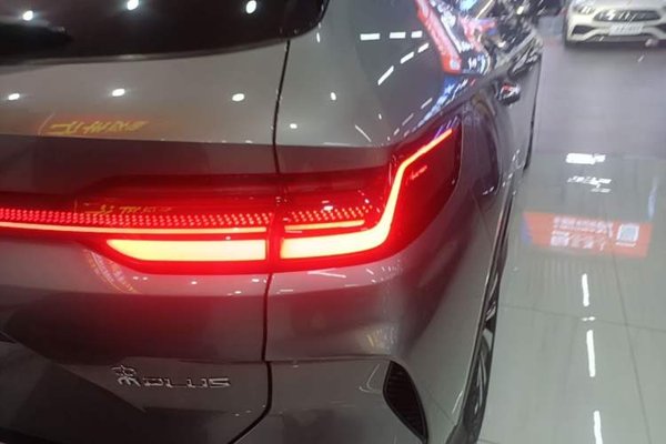BYD Song PLUS New Energy 2023, 61000 км, за 14754 USD - фото 9