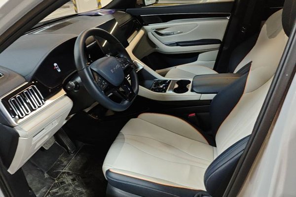 BYD Song PLUS New Energy 2023, 10800 км, за 15242 USD - фото 23