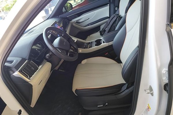 BYD Song PLUS New Energy 2023, 53400 км, за 14407 USD - фото 18