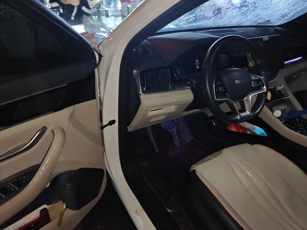 BYD Song PLUS New Energy 2023, 57900 км, за 13058 USD - фото 17
