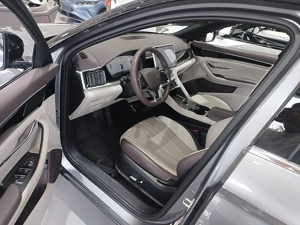 BYD Song PLUS New Energy 2025, 16200 км, за 18544 USD - фото 19