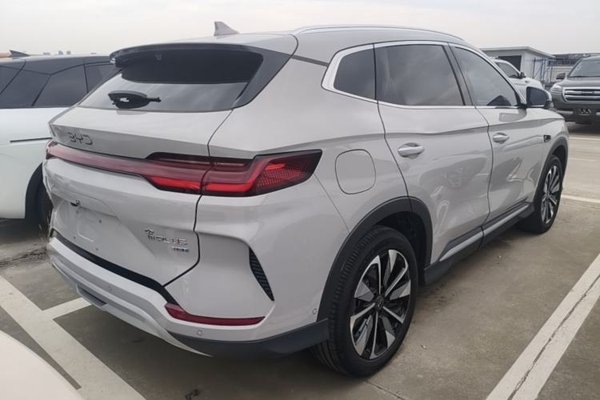 BYD Song PLUS New Energy 2025, 25900 км, за 15999 USD