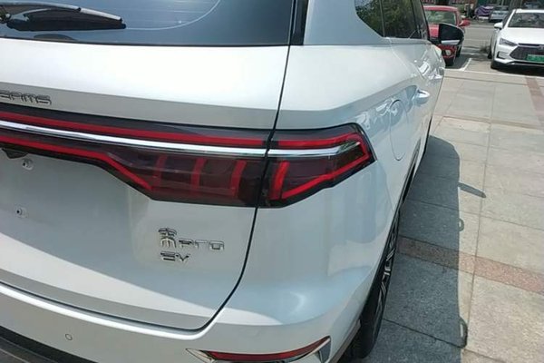 BYD Song Pro New Energy 2019, 60900 км, за 10973 USD - фото 7