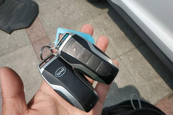 BYD Song Pro New Energy 2019, 60900 км, за 10973 USD - фото 12