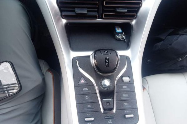 BYD Song Pro New Energy 2022, 21800 км, за 11321 USD - фото 16