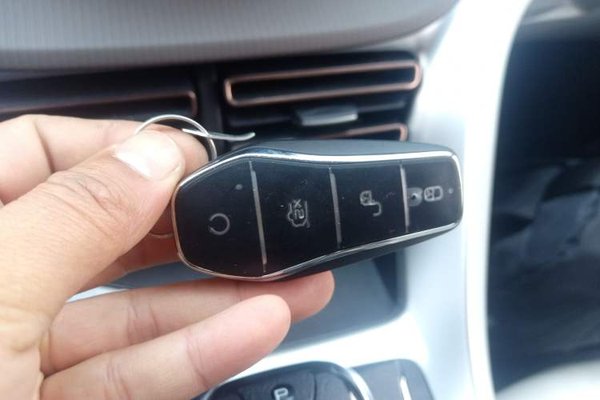 BYD Song Pro New Energy 2022, 21800 км, за 11321 USD - фото 23