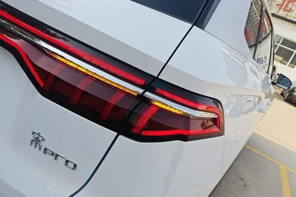 BYD Song Pro New Energy 2022, 61400 км, за 10975 USD - фото 9