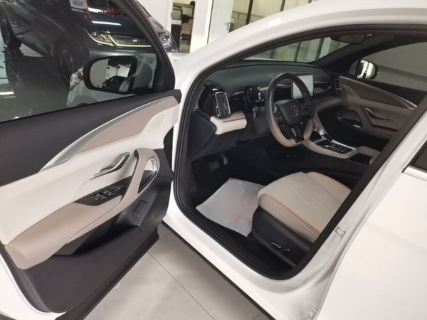 BYD Song Pro New Energy 2023, 43900 км, за 12333 USD - фото 19