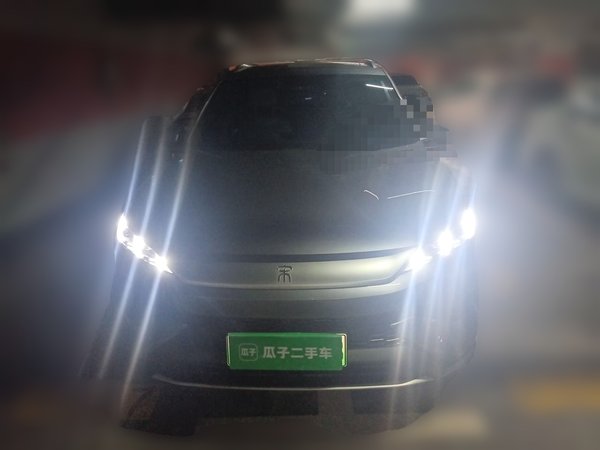 BYD Song Pro New Energy 2025, 9500 км, за 14550 USD