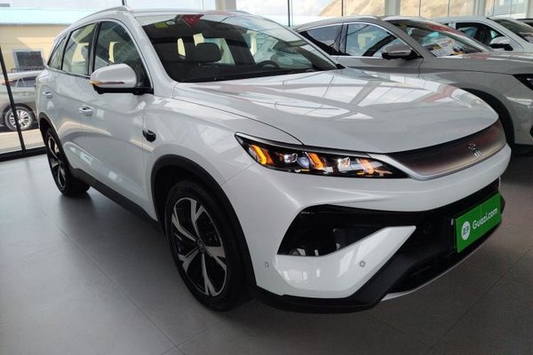 BYD Song Pro New Energy 2025, 8800 км, за 16014 USD