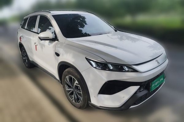 BYD Song Pro New Energy 2025, 9400 км, за 12930 USD