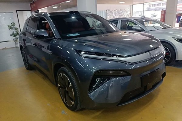 BYD Tang L 2025, 14600 км, за 32165 USD