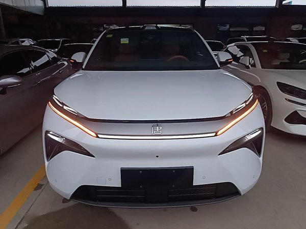 BYD Tang L 2025, 700 км, за 34385 USD