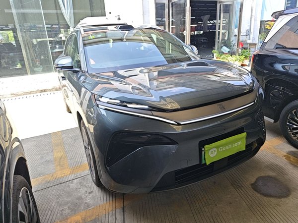 BYD Tang L 2025, 1800 км, за 30303 USD