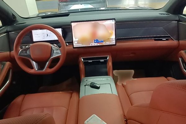 BYD Tang L 2025, 12700 км, за 29096 USD