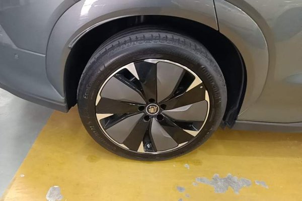BYD Tang L 2025, 12700 км, за 29096 USD