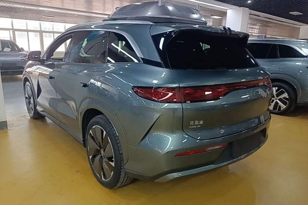 BYD Tang L 2025, 15900 км, за 28800 USD