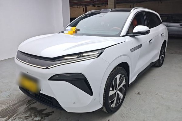 BYD Tang L · 2025 год