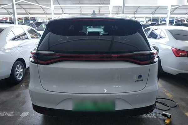 BYD Tang New Energy 2018, 110700 км, за 10394 USD