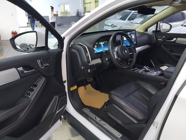 BYD Tang New Energy 2018, 50700 км, за 11910 USD - фото 19